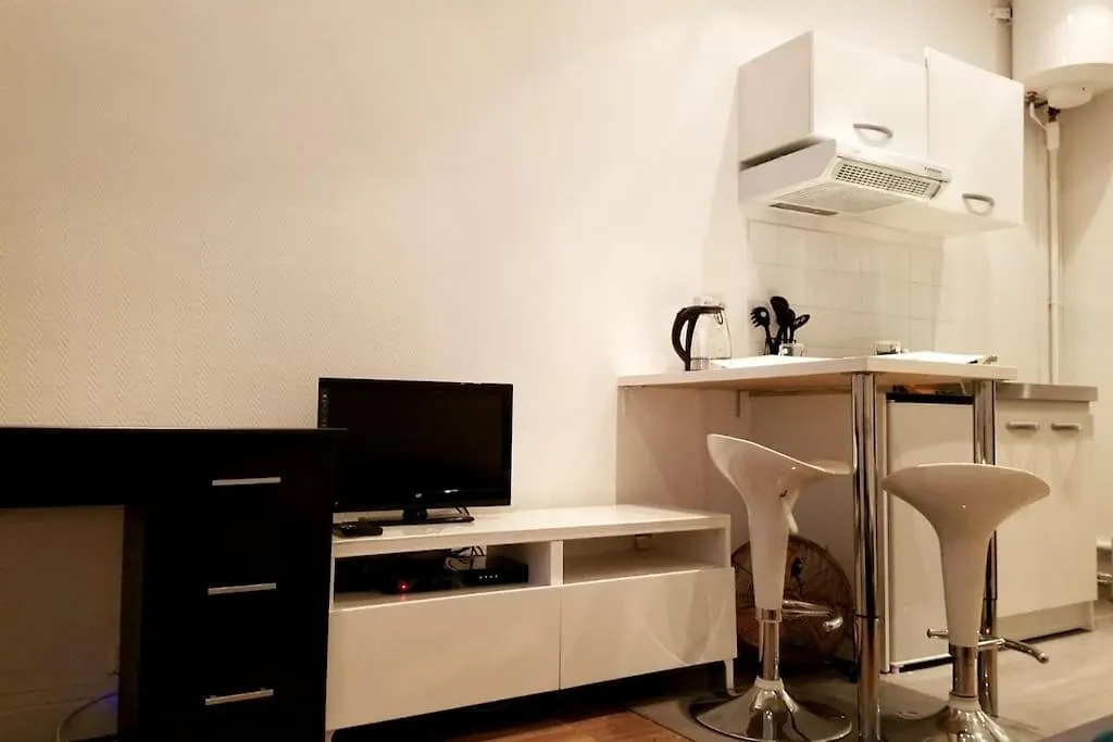 Functional Apartment, Belleville, Paris 11