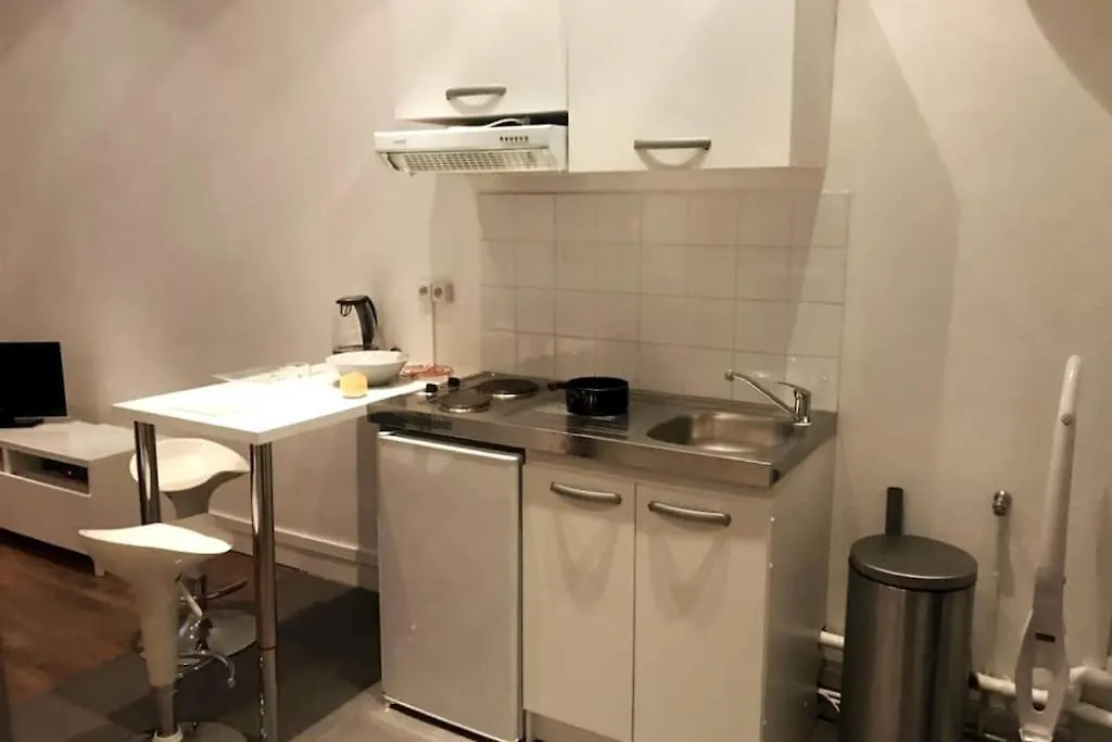Functional Apartment, Belleville, Paris 11 Apartman